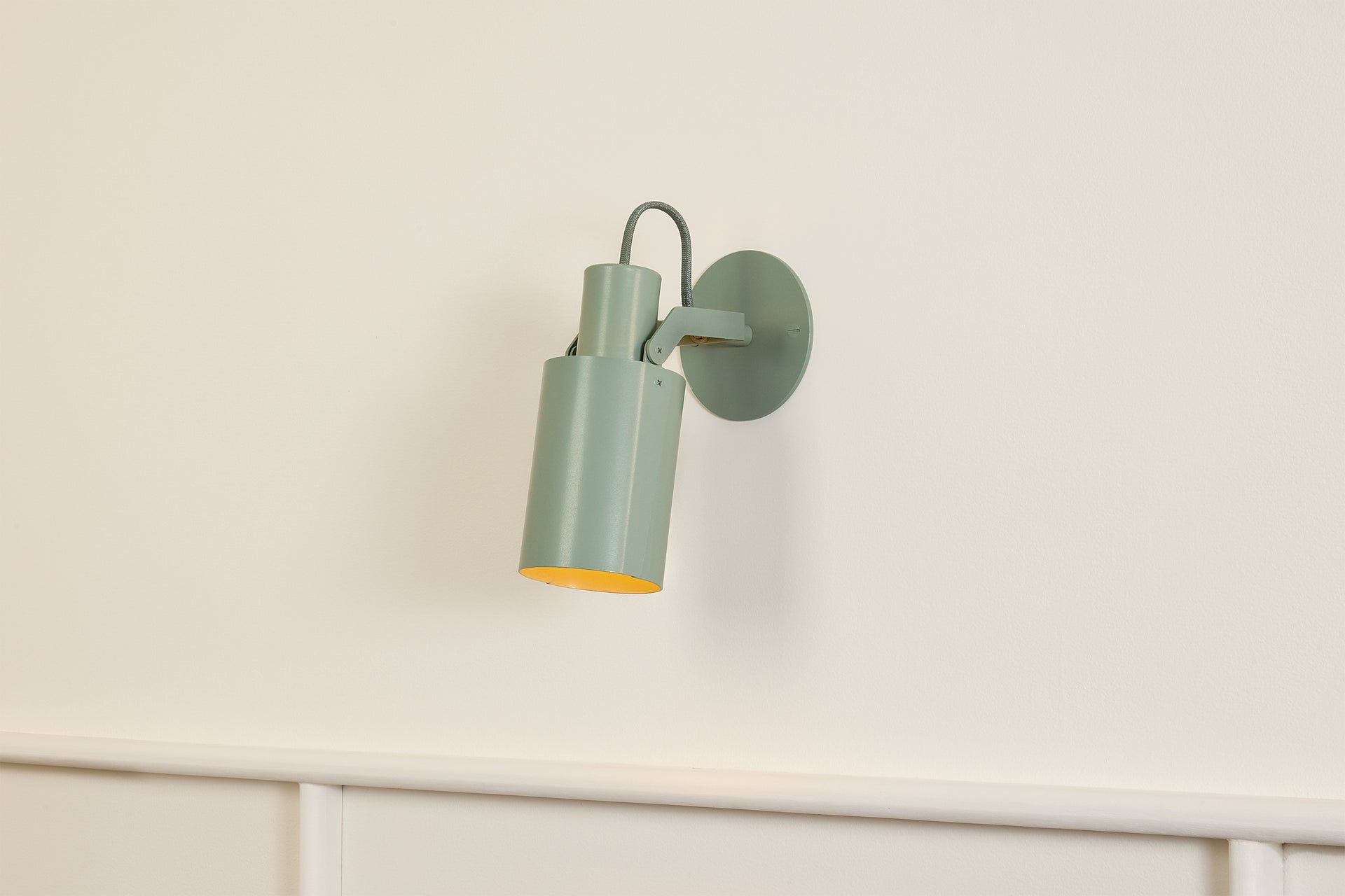 Peek Sconce