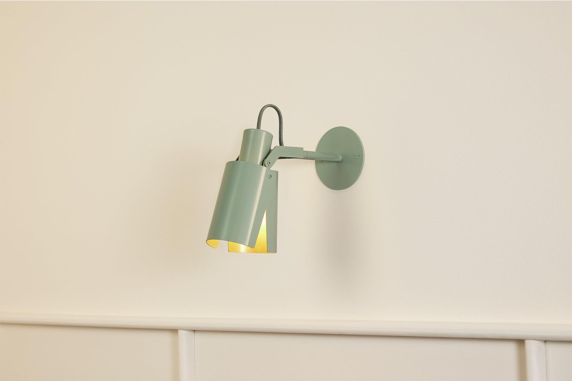 Peek Arm Sconce Circle - Agave,3" Arm,3.5"