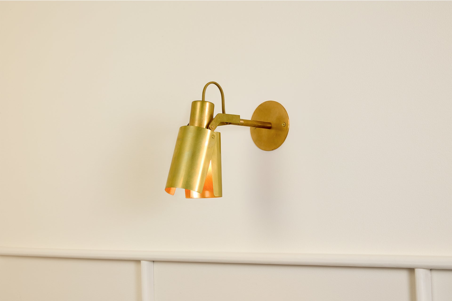 Peek Arm Sconce Circle - Burnished Brass,3" Arm,3.5"
