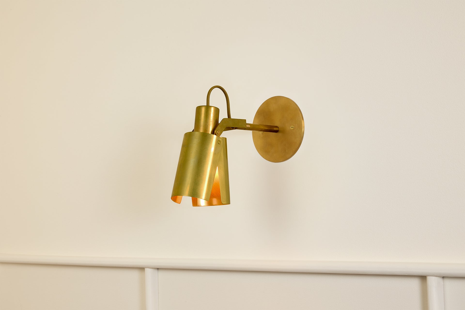 Peek Arm Sconce Circle - Burnished Brass,3" Arm,4.5"