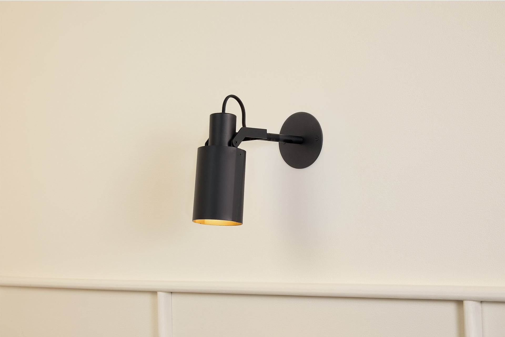 Peek Arm Sconce in Black - Circle,3" Arm,3.5"