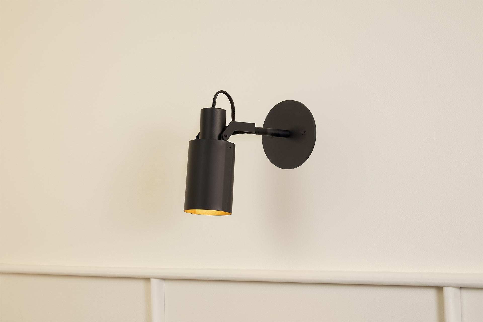 Peek Arm Sconce Circle - Black,3" Arm,4.5"