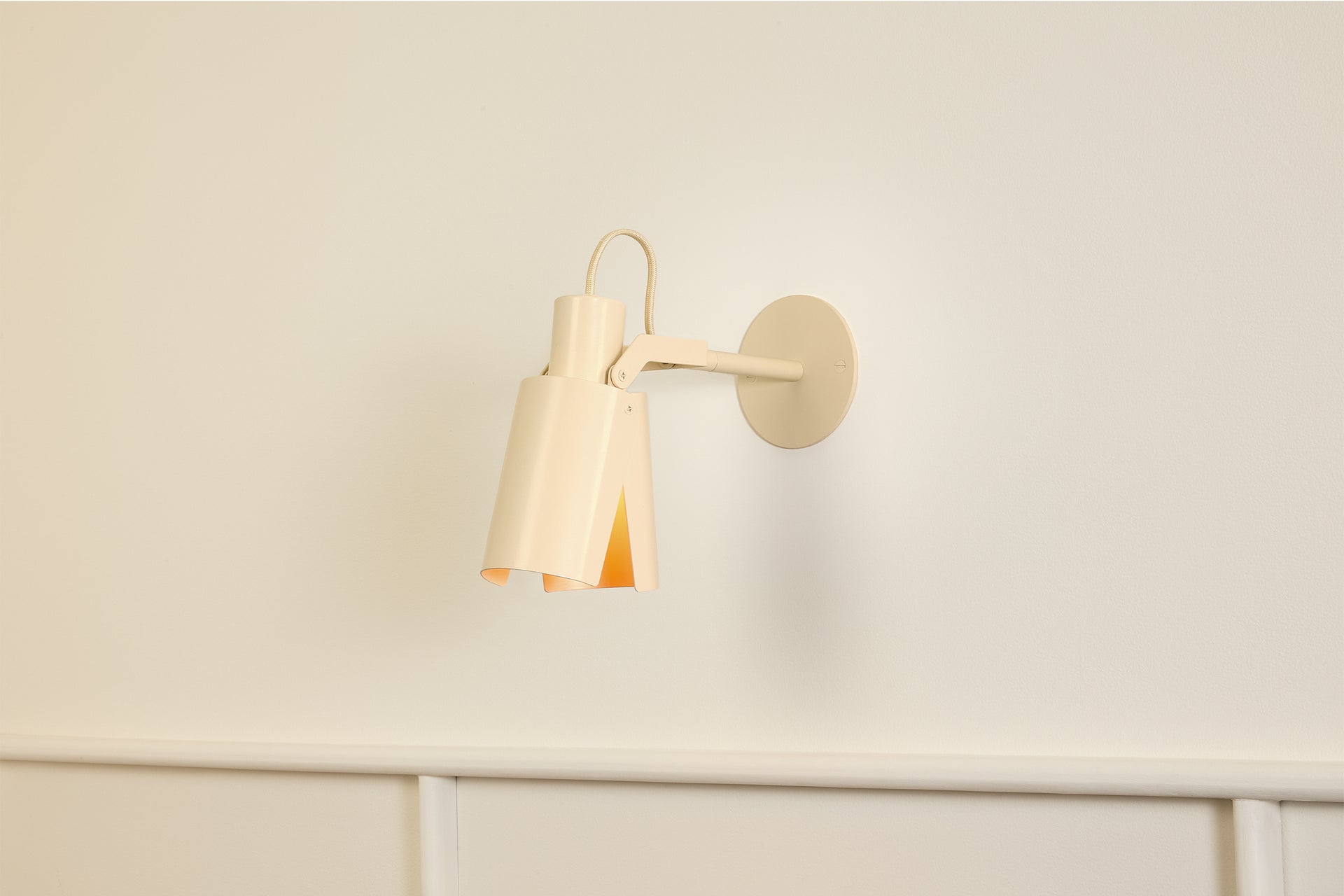 Peek Arm Sconce Circle - Canvas,3" Arm,3.5"