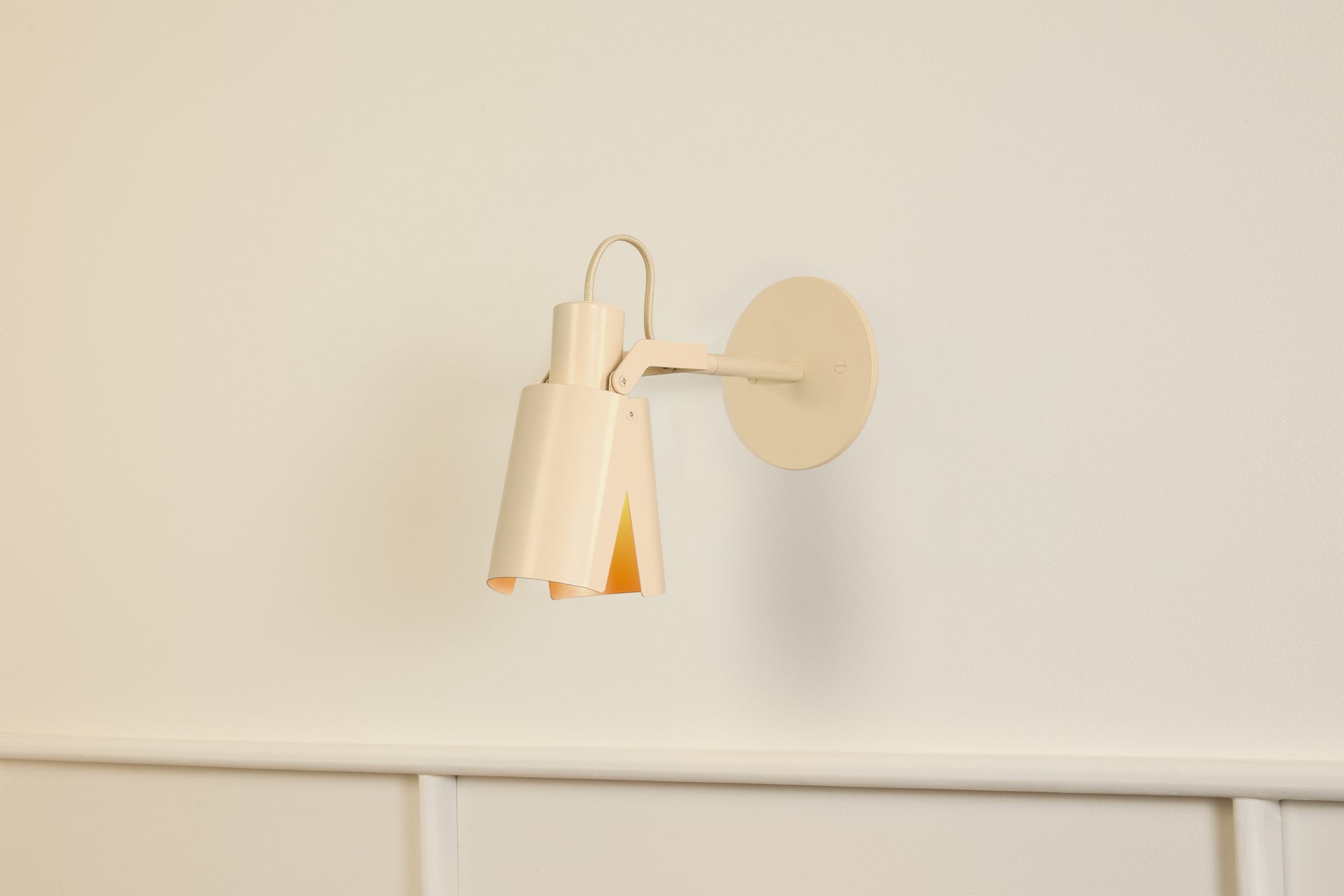 Peek Arm Sconce Circle - Canvas,3" Arm,4.5"