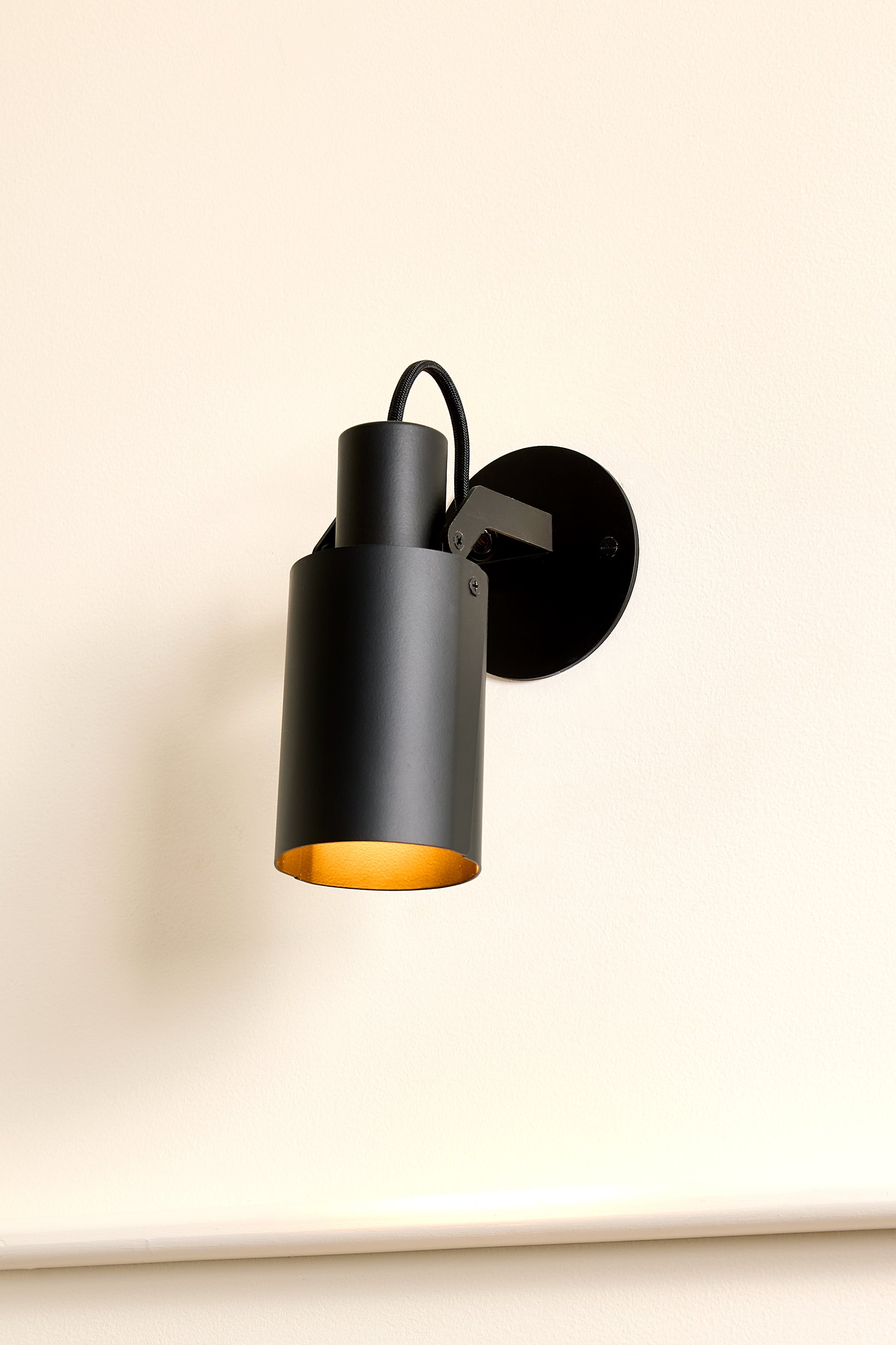Peek Arm Sconce in Black - Circle,No Arm,3.5"