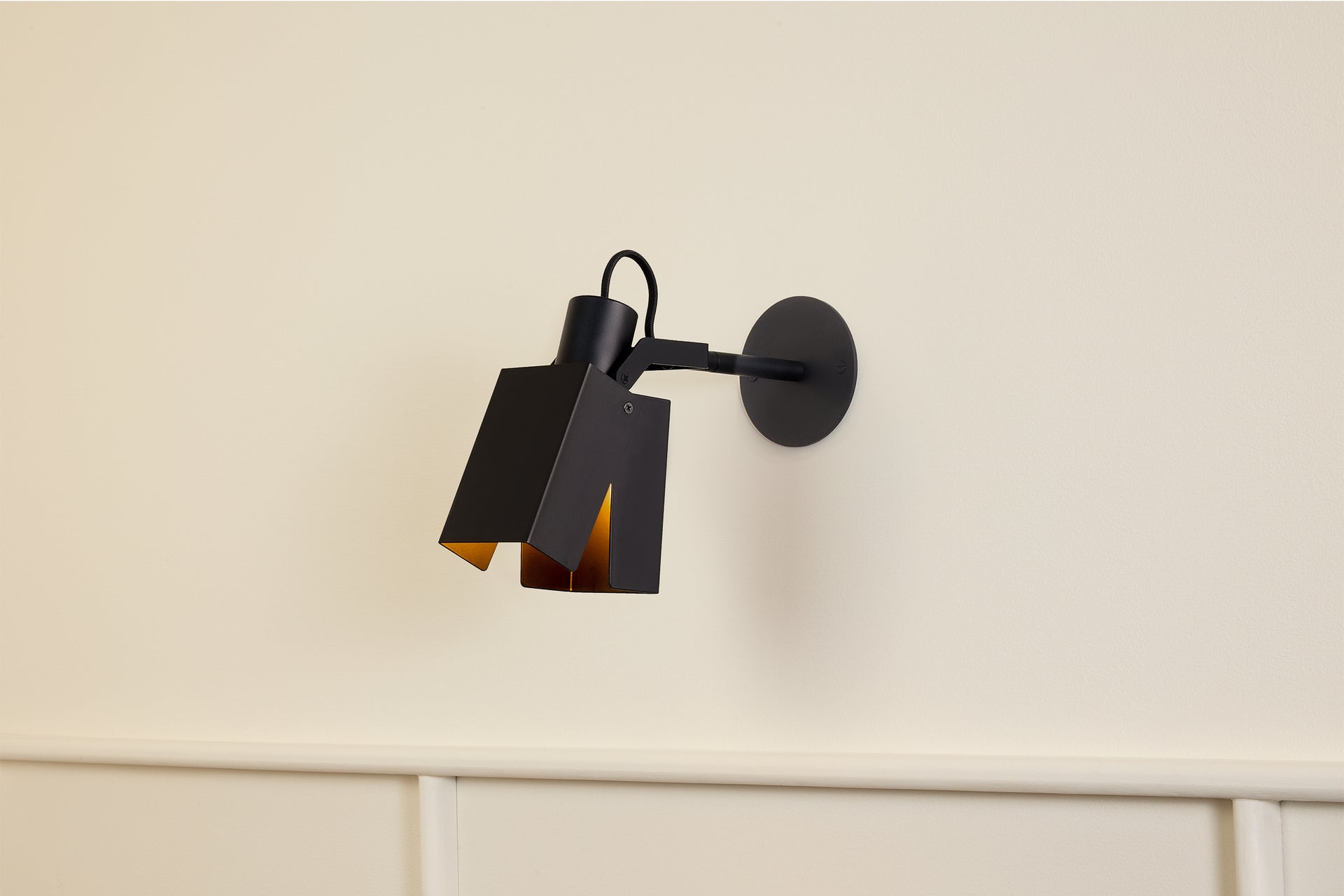 Peek Arm Sconce Square - Black,3" Arm,3.5"