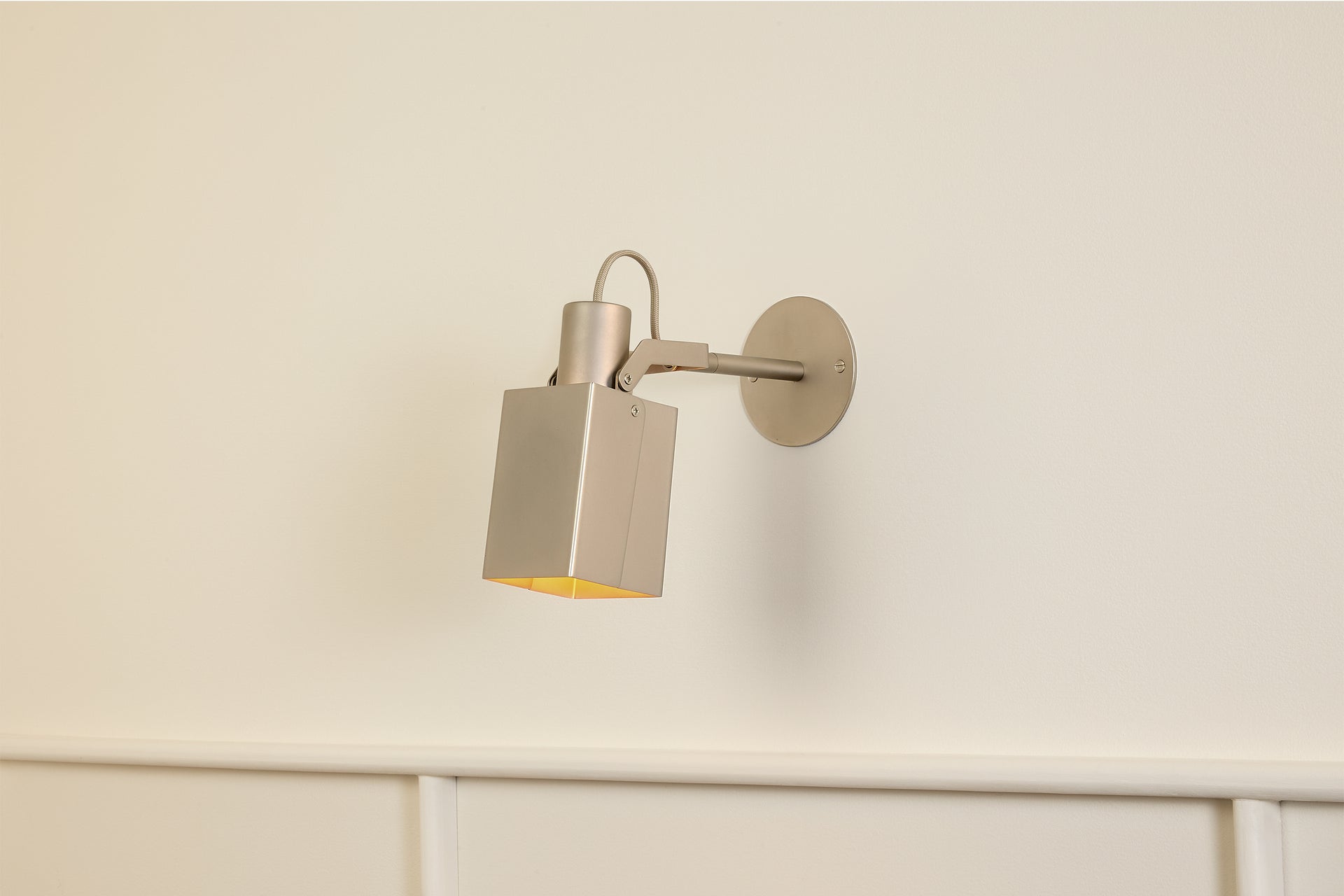 Peek Arm Sconce Square - Nickel,3" Arm,3.5"