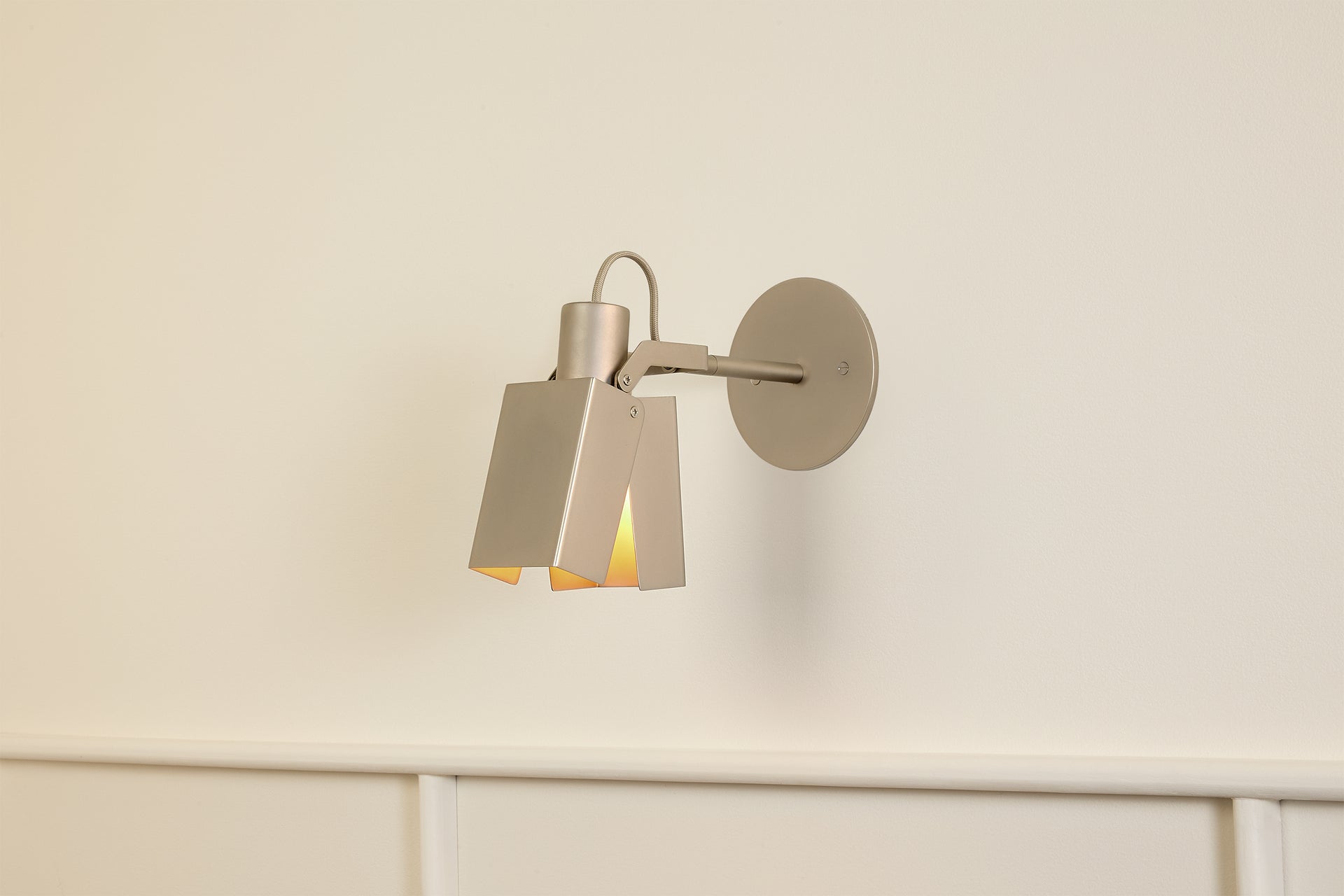Peek Arm Sconce Square - Nickel,3" Arm,4.5"