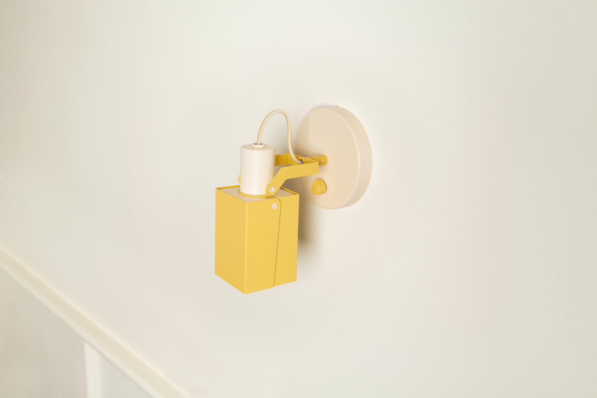 Peek Sconce Switch Colorblock - Peek Sconce Switch Colorblock