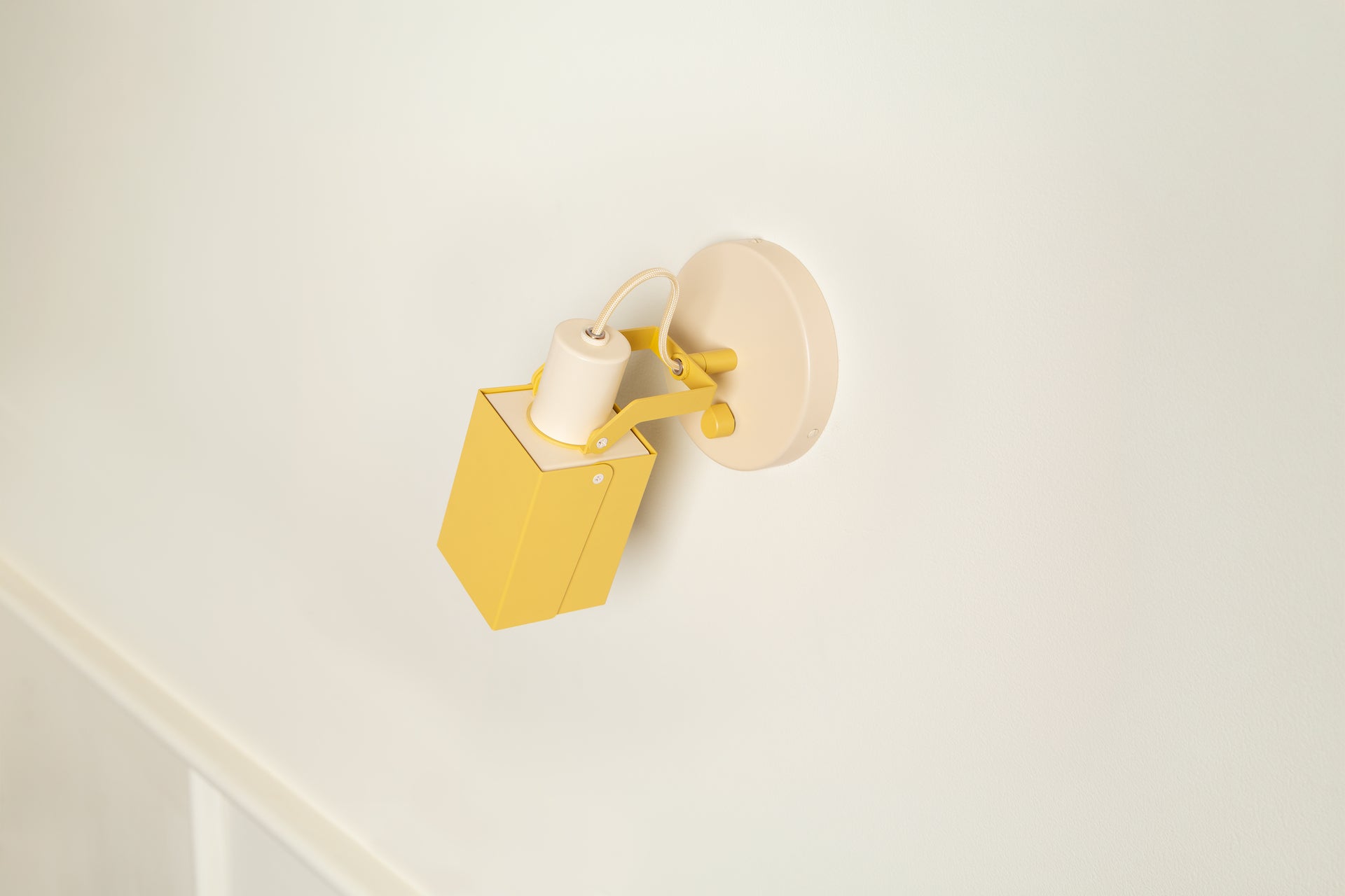 Peek Sconce Switch Colorblock - Peek Sconce Switch Colorblock