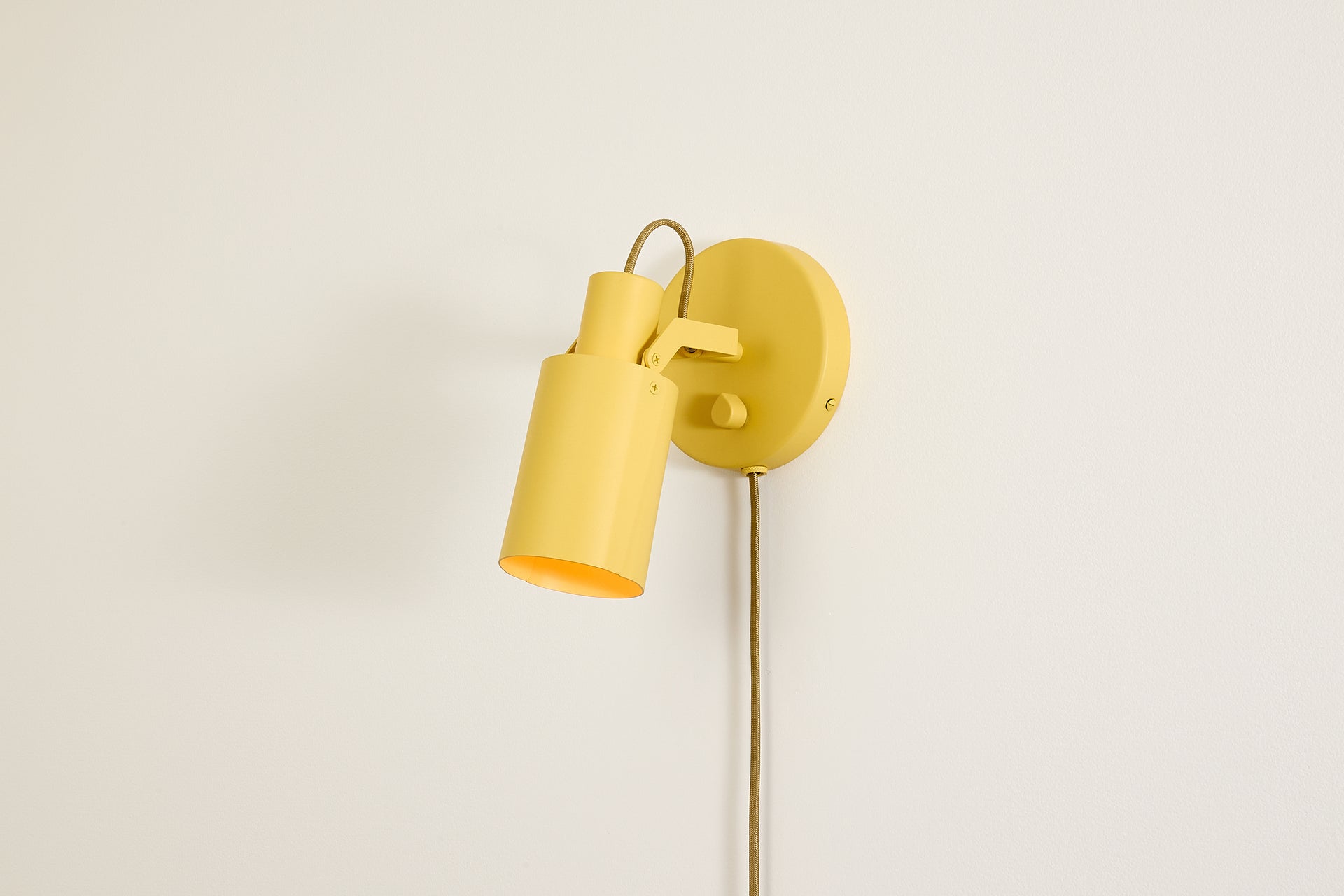Peek Sconce Switch Plug-In - Circle,Beeswax