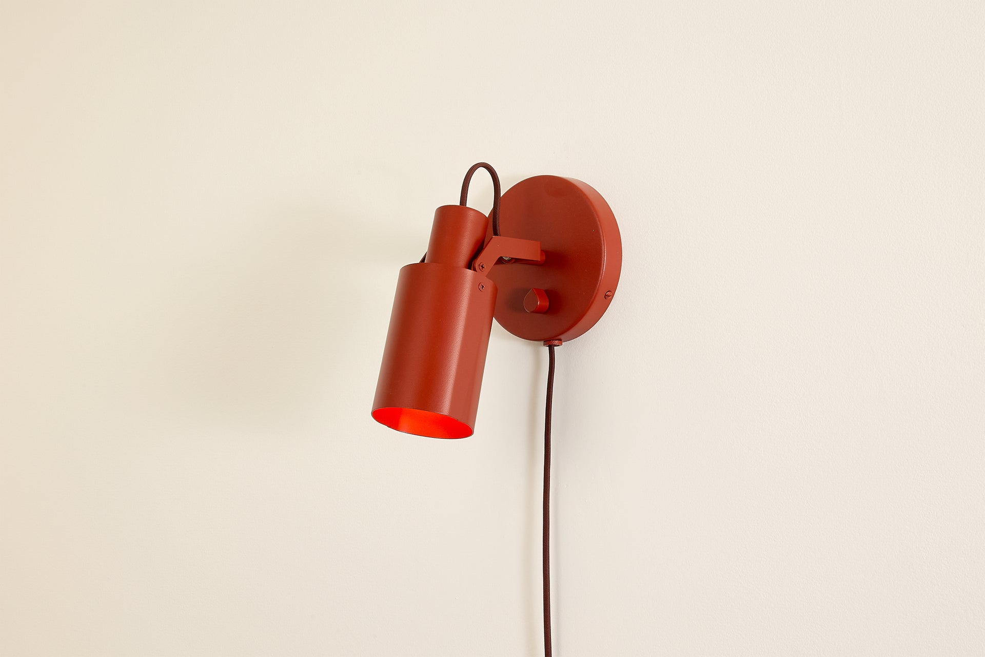 Peek Sconce Switch Plug-In - Circle,Brick