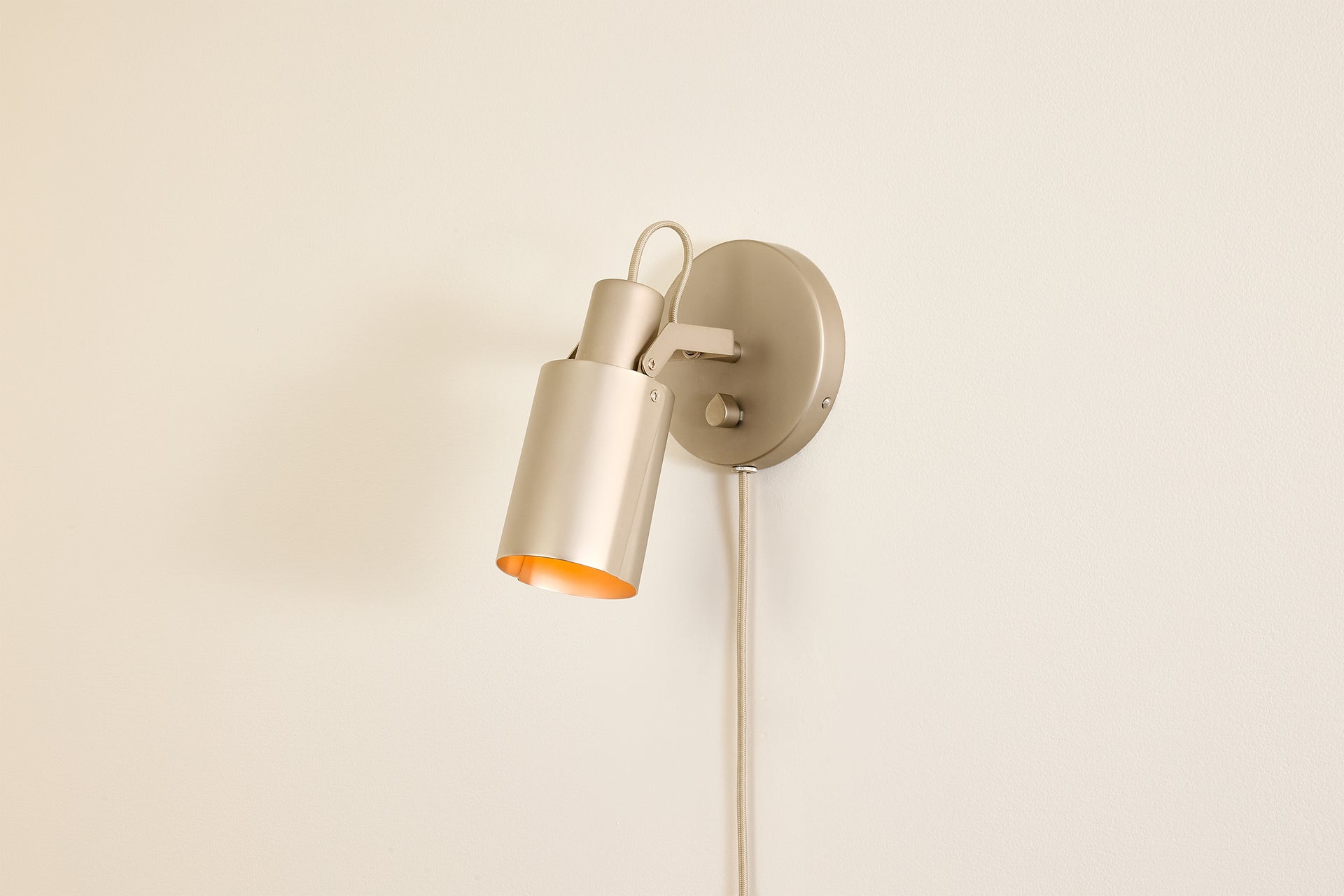 Peek Sconce Switch Plug-In - Circle,Matte Nickel
