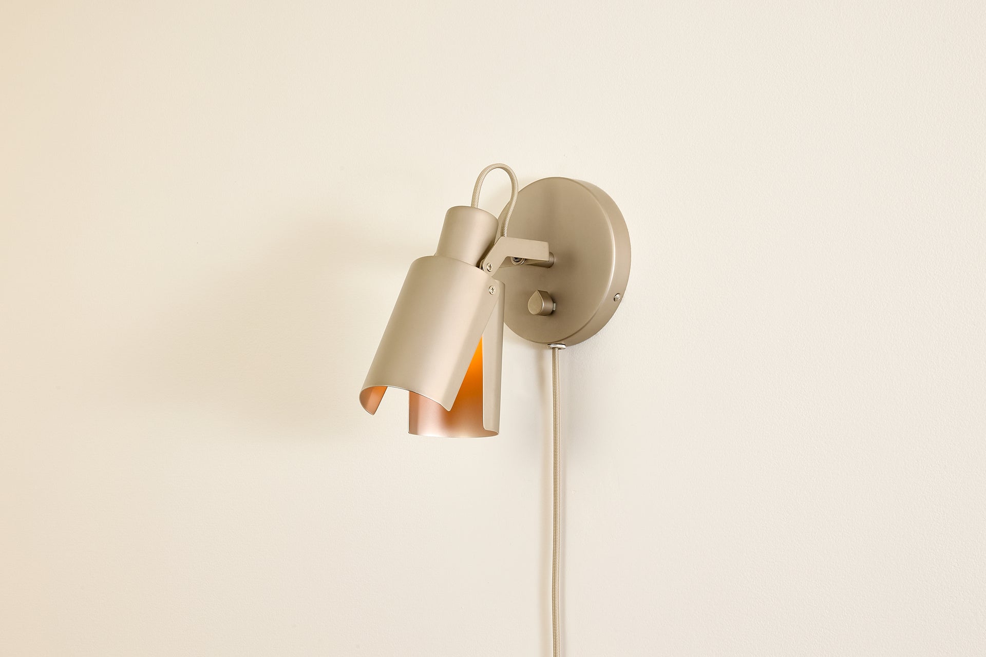 Peek Sconce Switch Plug-In - Circle,Matte Nickel