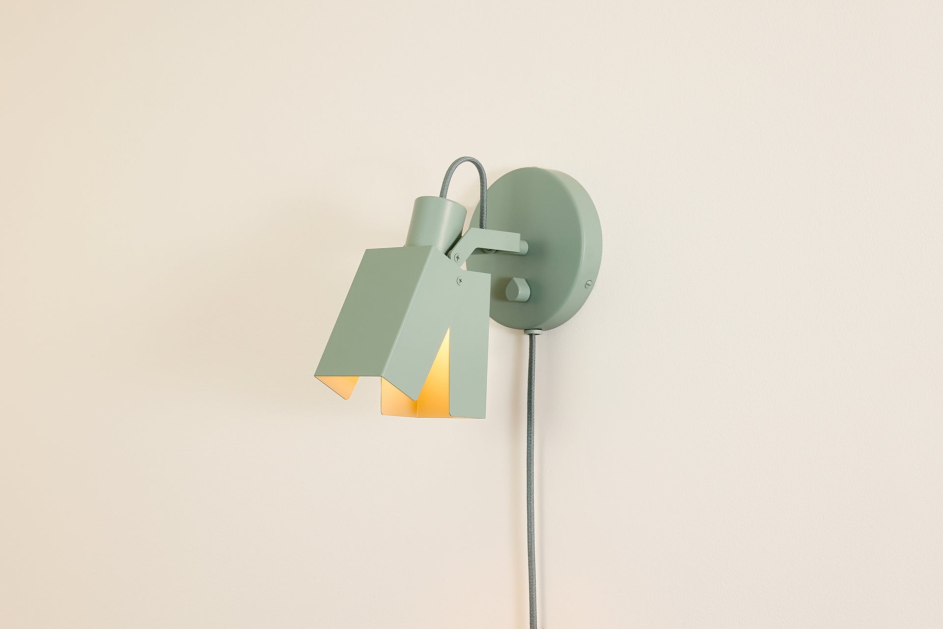 Peek Sconce Switch Plug-In - Square,Agave