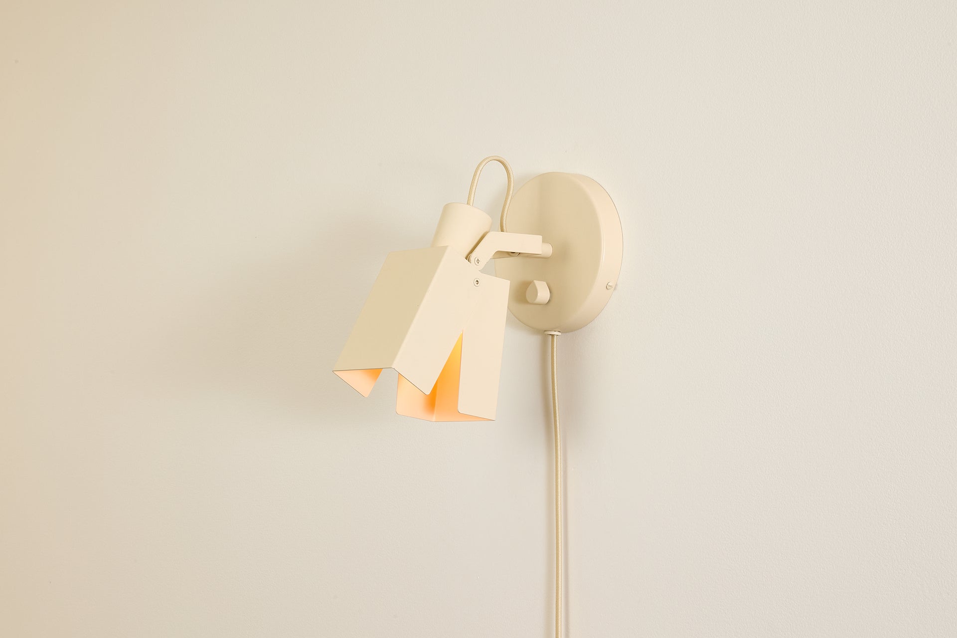 Peek Sconce Switch Plug-In - Square,Canvas