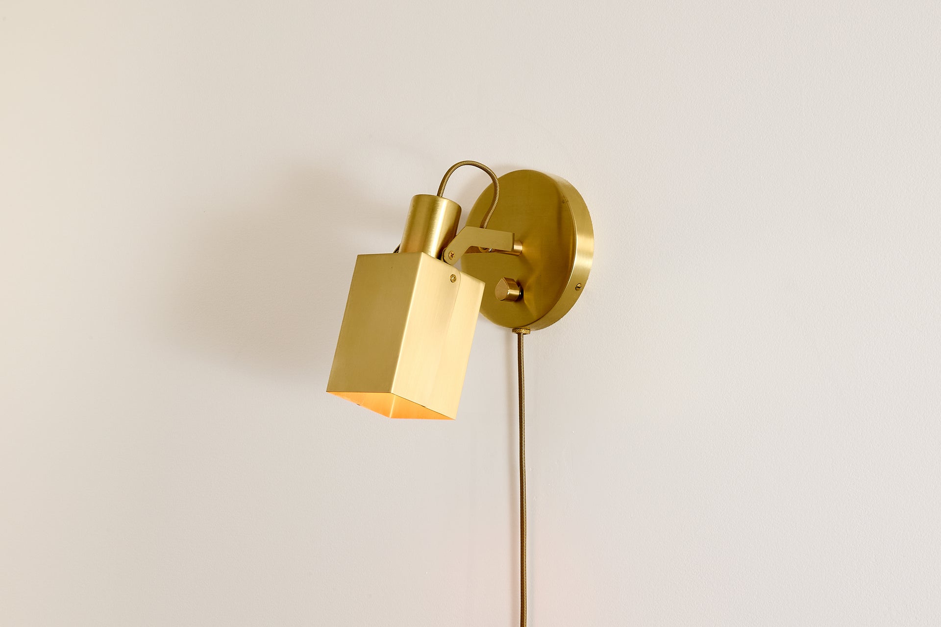 Peek Sconce Switch Plug-In - Square,Waxed Brass