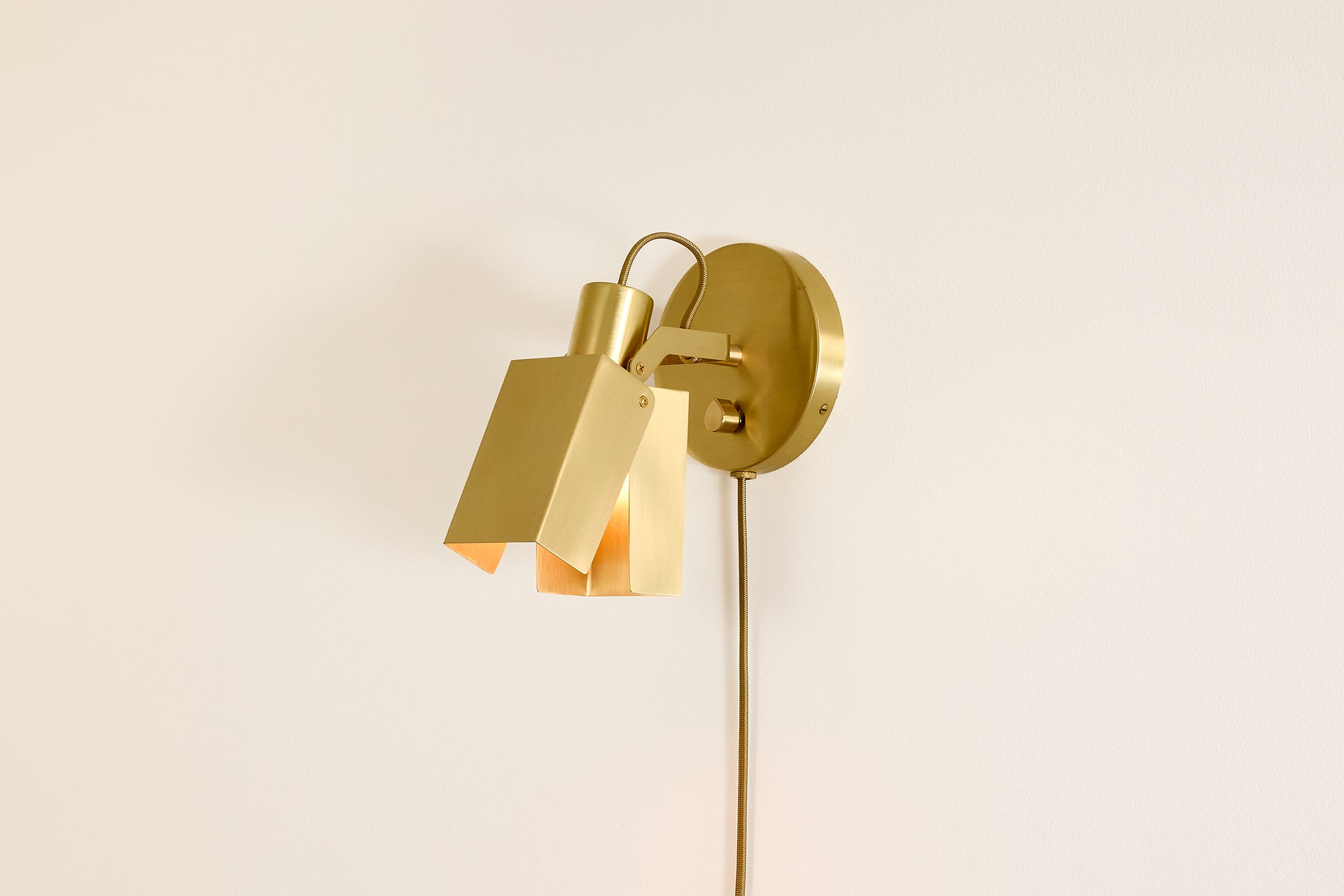 Peek Sconce Switch Plug-In - Square,Waxed Brass