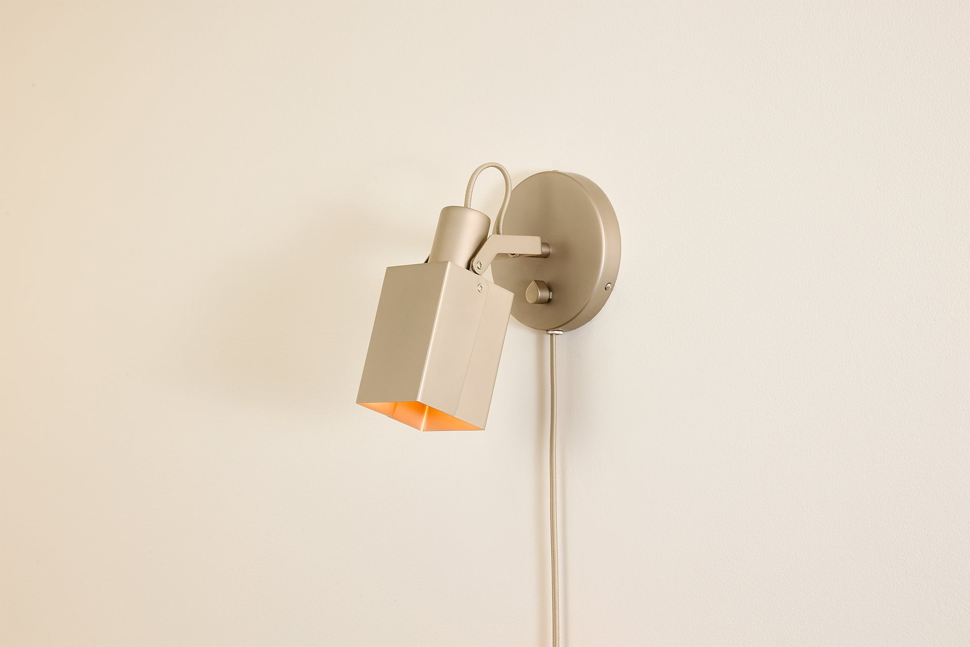 Peek Sconce Switch Plug-In - Square,Matte Nickel