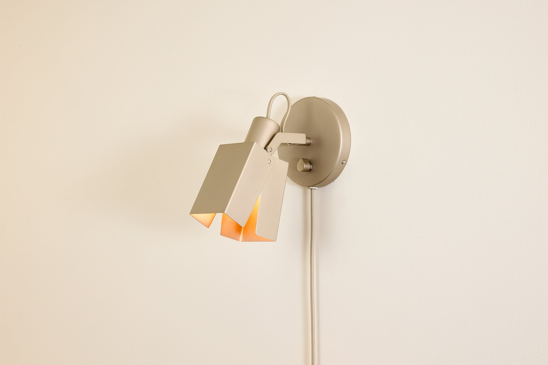 Peek Sconce Switch Plug-In - Square,Matte Nickel