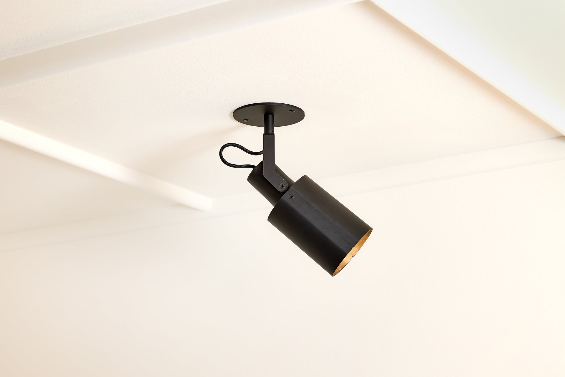 Peek Spot Circle - Black,No Drop