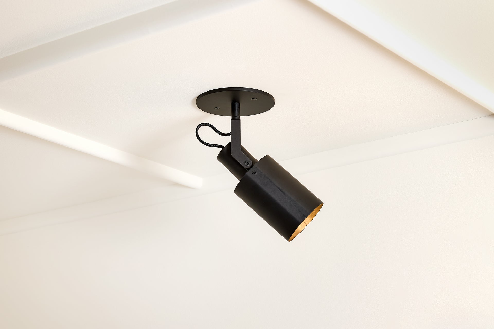 Peek Spot Circle - Black,No Drop