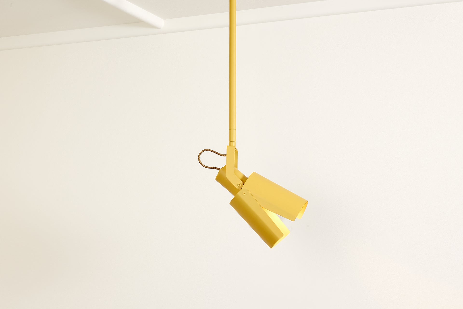 Peek Spot Circle - Beeswax,24" Rigid Tube