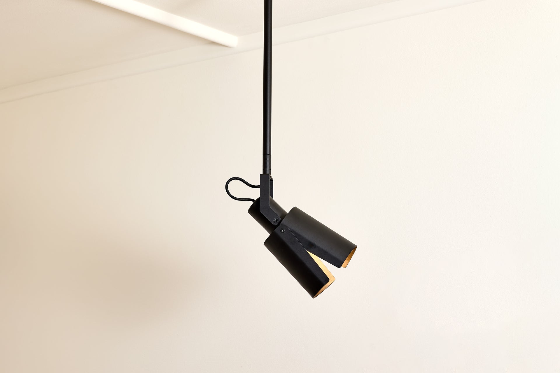 Peek Spot Circle - Black,24" Rigid Tube