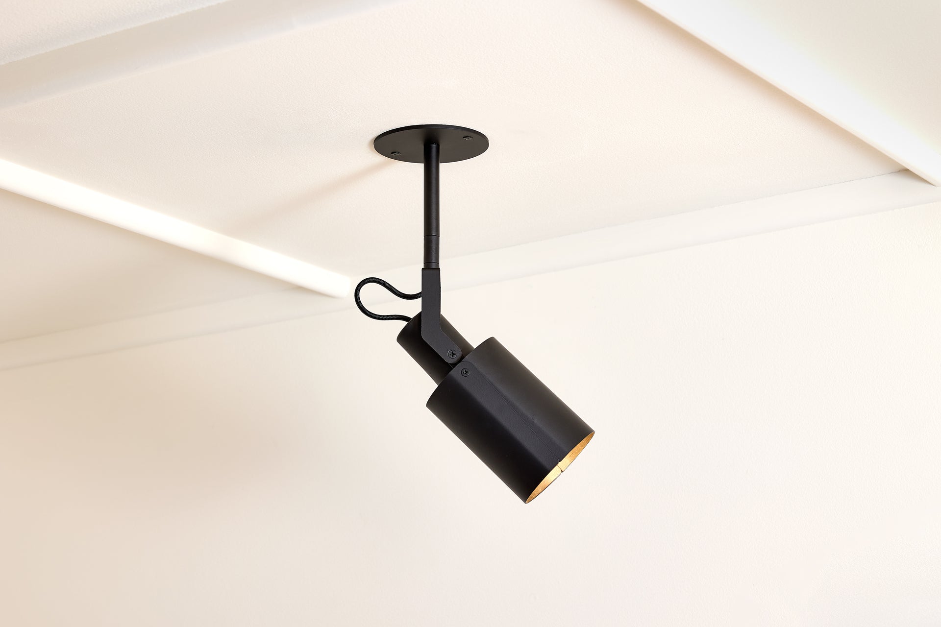 Peek Spot Circle - Black,3" Rigid Tube