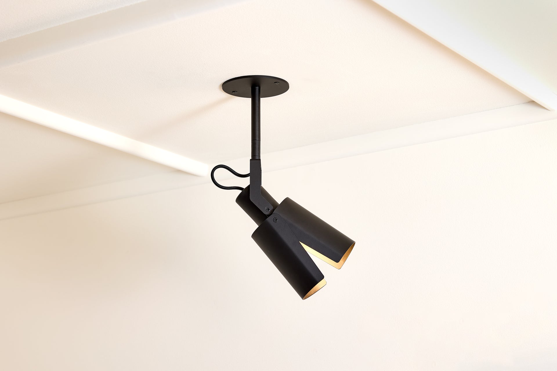 Peek Spot Circle - Black,3" Rigid Tube