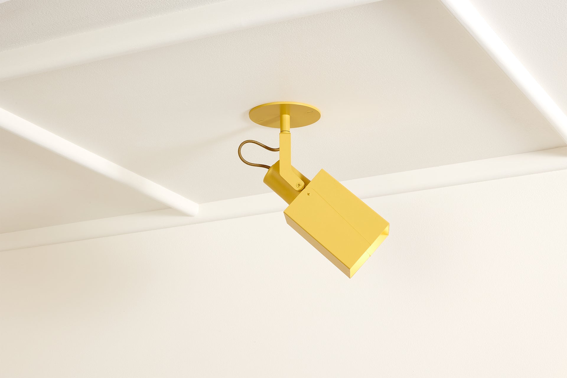 Peek Spot Square - Beeswax,No Drop