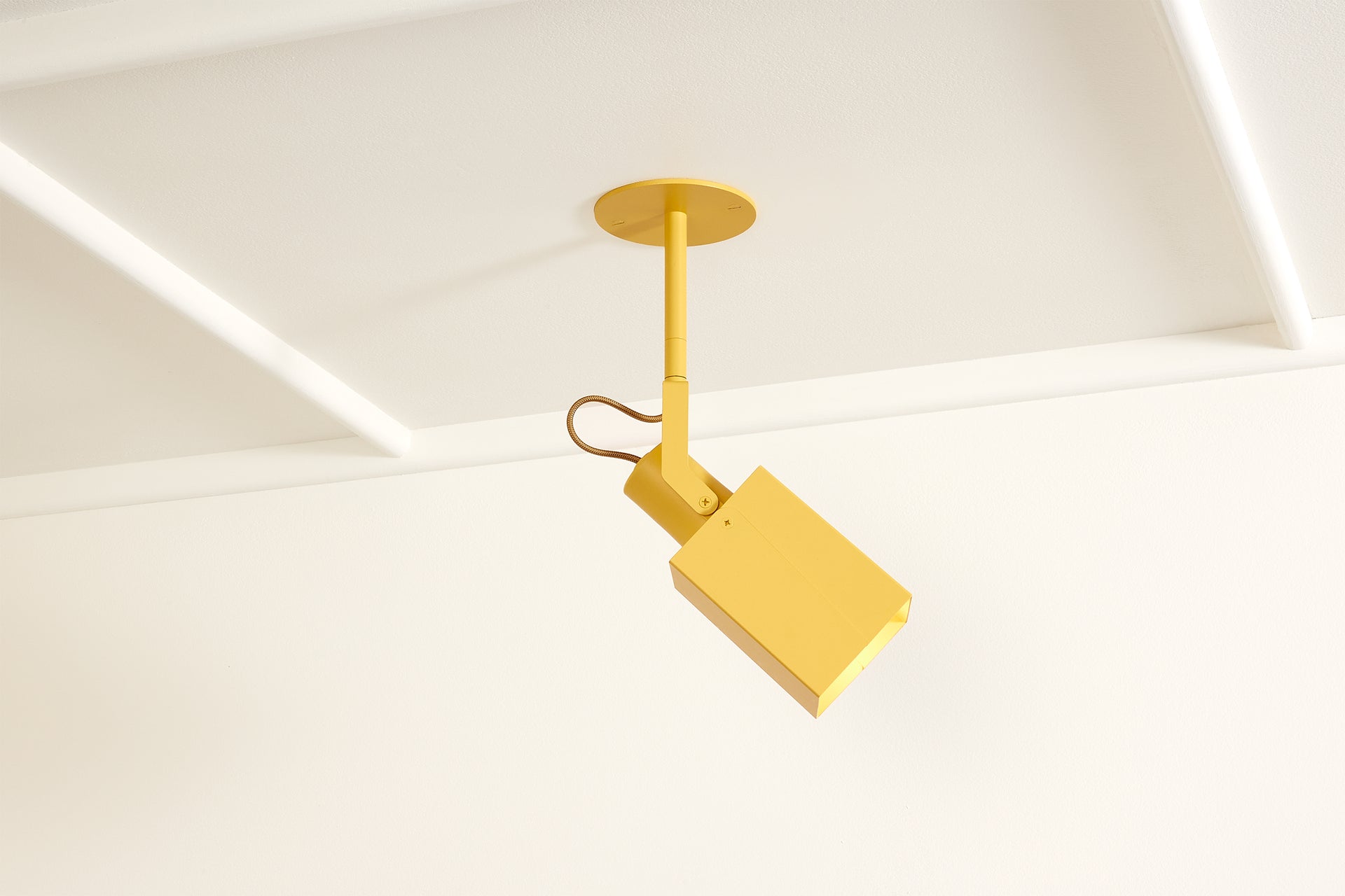 Peek Spot Square - Beeswax,3" Rigid Drop