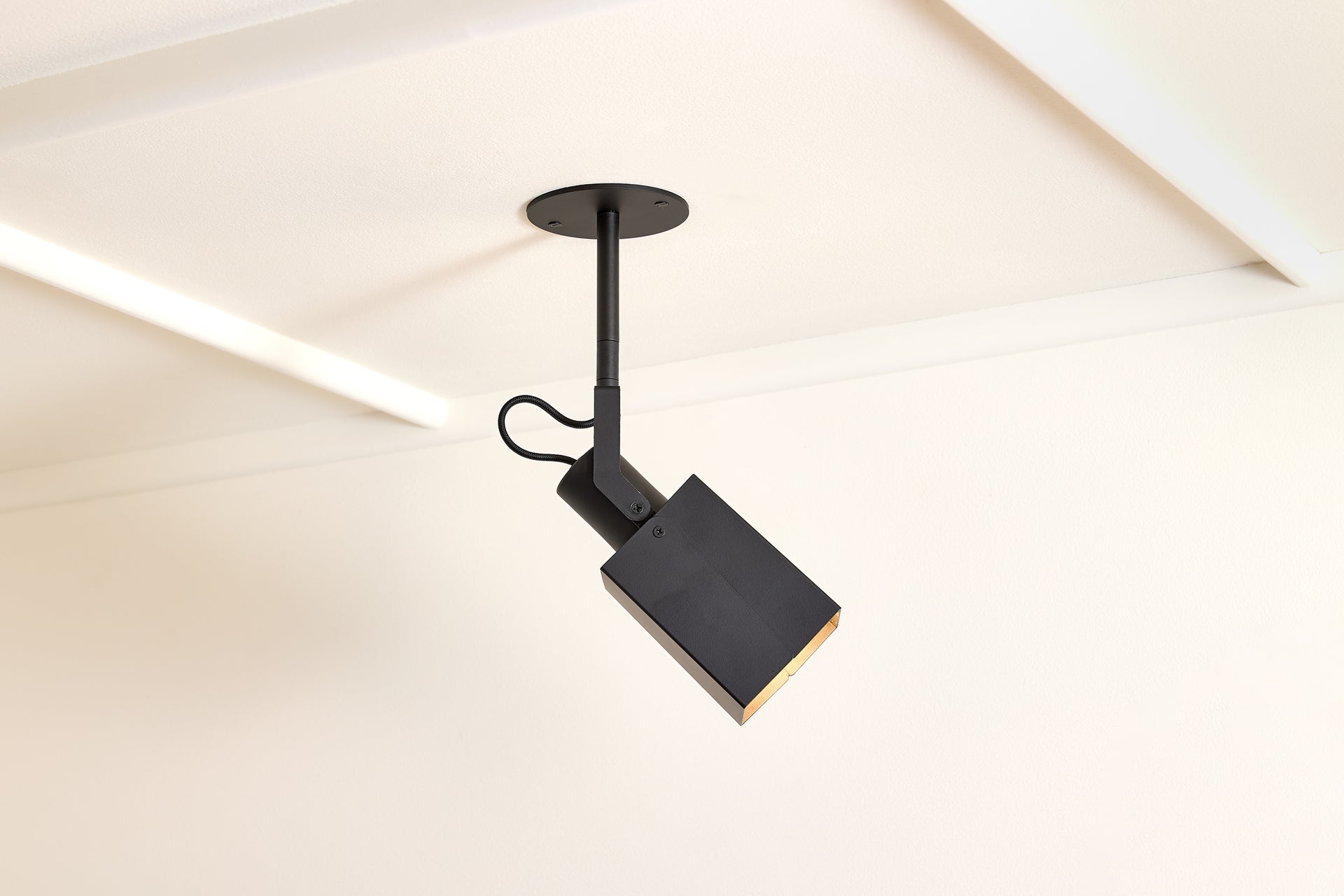 Peek Spot Square - Black,3" Rigid Tube