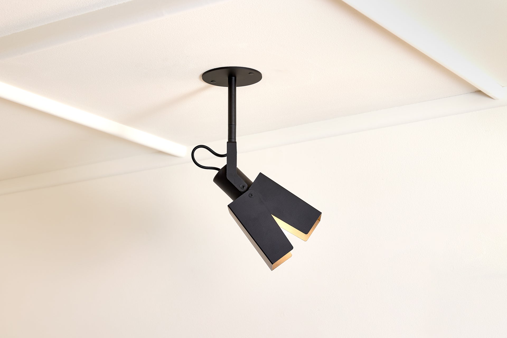 Peek Spot Square - Black,3" Rigid Tube